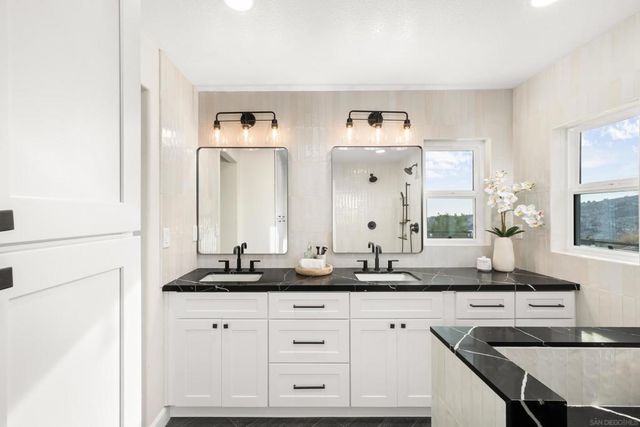 2002 Pointe Pkwy, San Diego, CA 91978