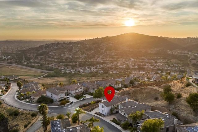 2002 Pointe Pkwy, San Diego, CA 91978