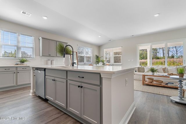 1296 Woodhouse Drive NW, Ash, NC 28420
