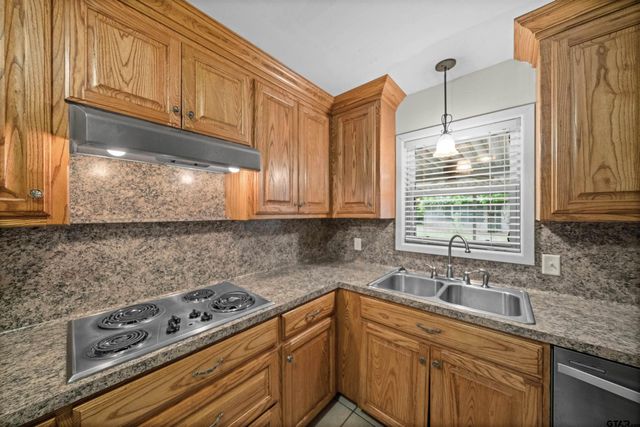 3024 Berryhill, Tyler, TX 75702