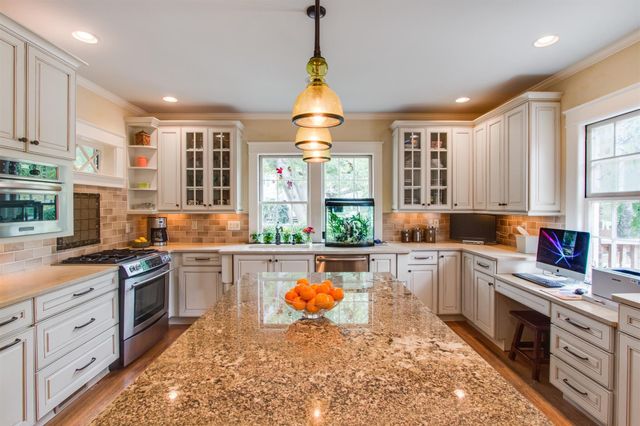 2901 Westmoreland Dr, Nashville, TN 37212