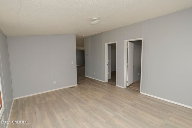 1510 Papershell Road, Carlsbad, NM 88220