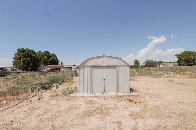 1510 Papershell Road, Carlsbad, NM 88220