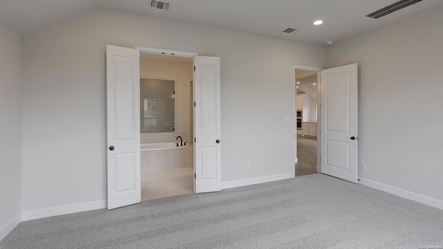 173 Mountain Oak, Castroville, TX 78009