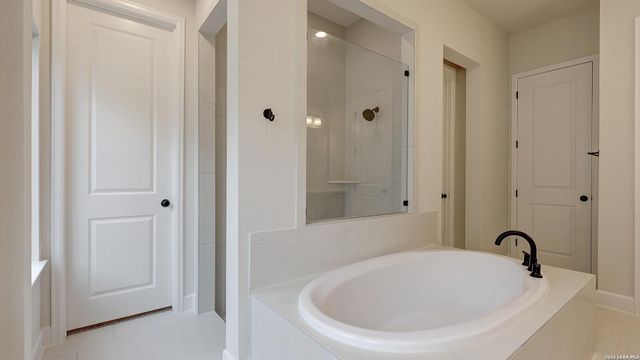 173 Mountain Oak, Castroville, TX 78009