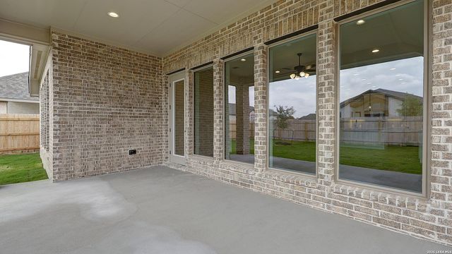 173 Mountain Oak, Castroville, TX 78009