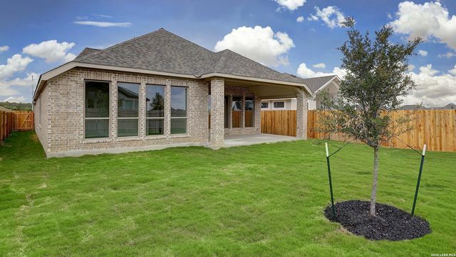 173 Mountain Oak, Castroville, TX 78009