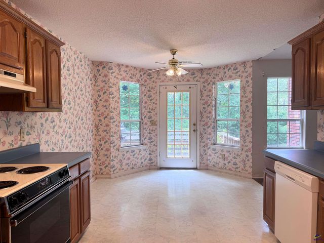 227 Crestwood Circle, Centerville, GA 31028