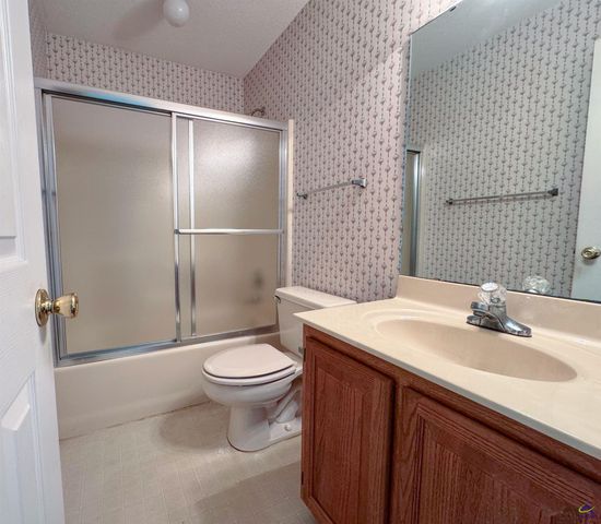 227 Crestwood Circle, Centerville, GA 31028