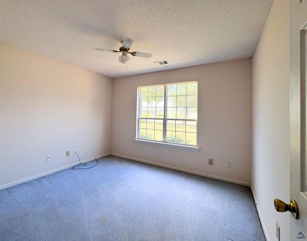 227 Crestwood Circle, Centerville, GA 31028