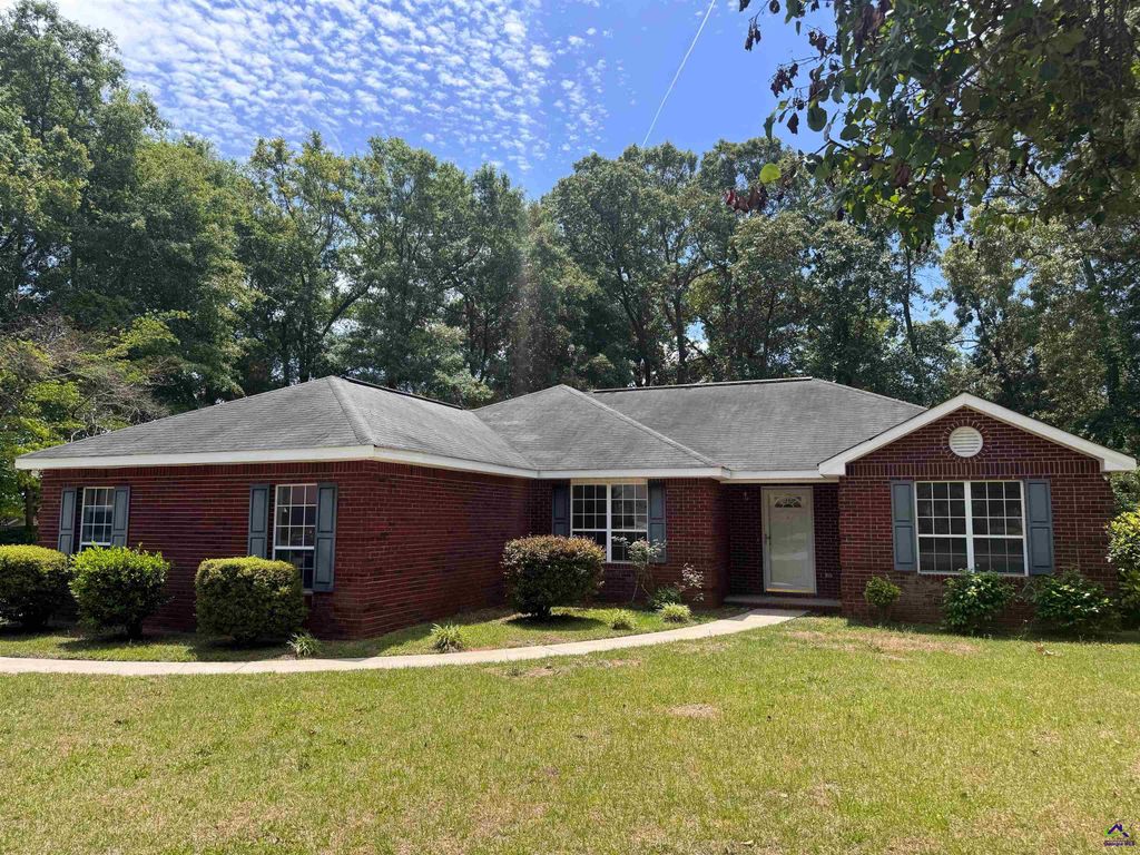 227 Crestwood Circle, Centerville, GA 31028