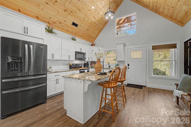79 Abbey View Road, Bryson City, NC 28713