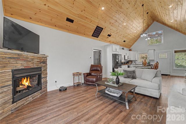 79 Abbey View Road, Bryson City, NC 28713