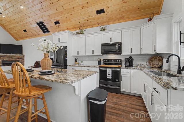 79 Abbey View Road, Bryson City, NC 28713
