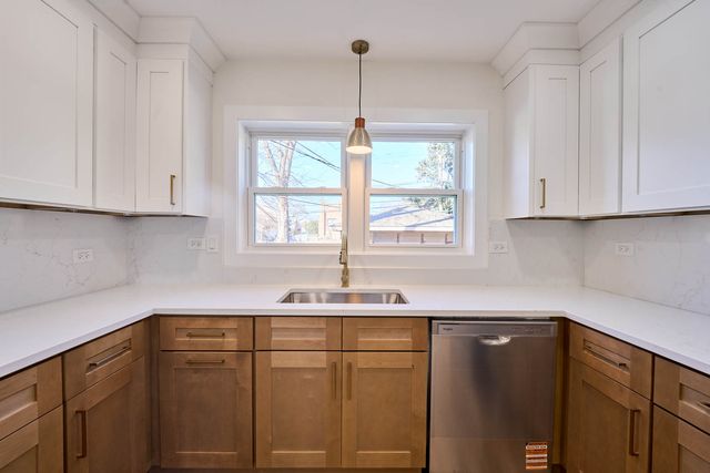 4232 W 109th Street, Oak Lawn, IL 60453