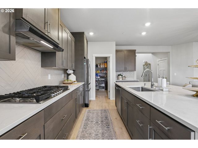 805 S 27TH Pl, Ridgefield, WA 98642