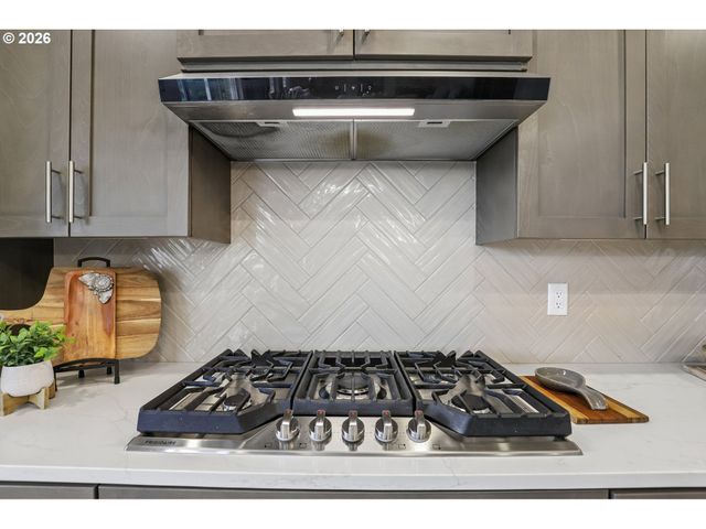 805 S 27TH Pl, Ridgefield, WA 98642
