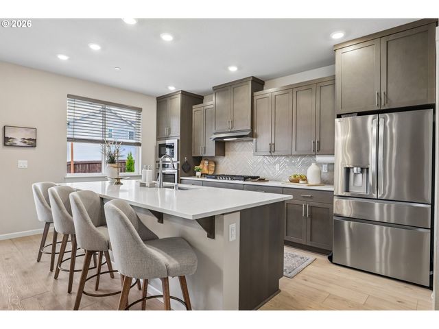 805 S 27TH Pl, Ridgefield, WA 98642
