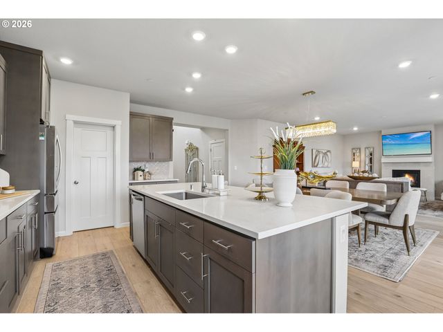 805 S 27TH Pl, Ridgefield, WA 98642