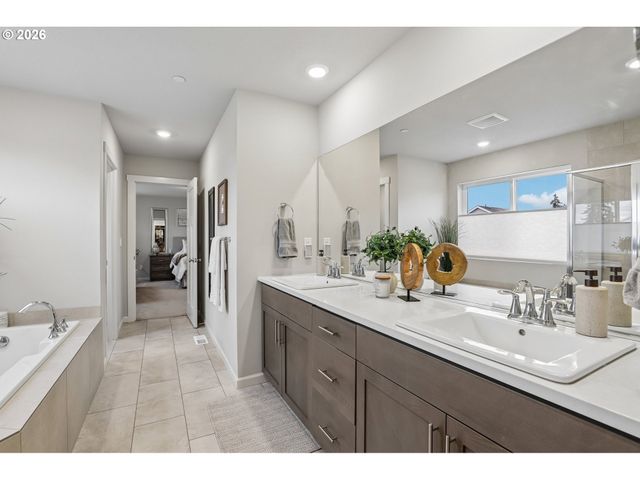 805 S 27TH Pl, Ridgefield, WA 98642