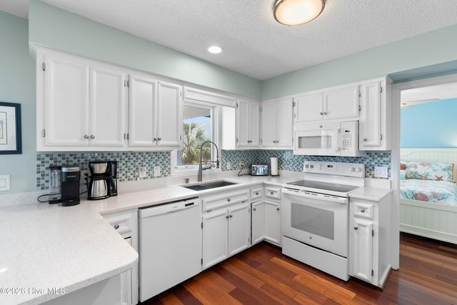 197 Brunswick Avenue W, Supply, NC 28462