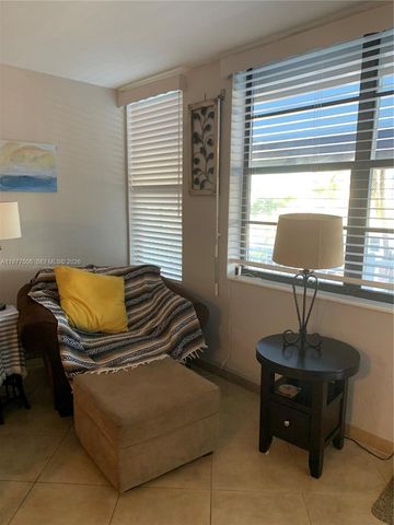 322 Taylor St 2D, Hollywood, FL 33019