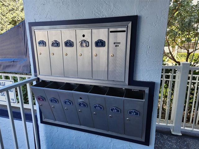 322 Taylor St 2D, Hollywood, FL 33019