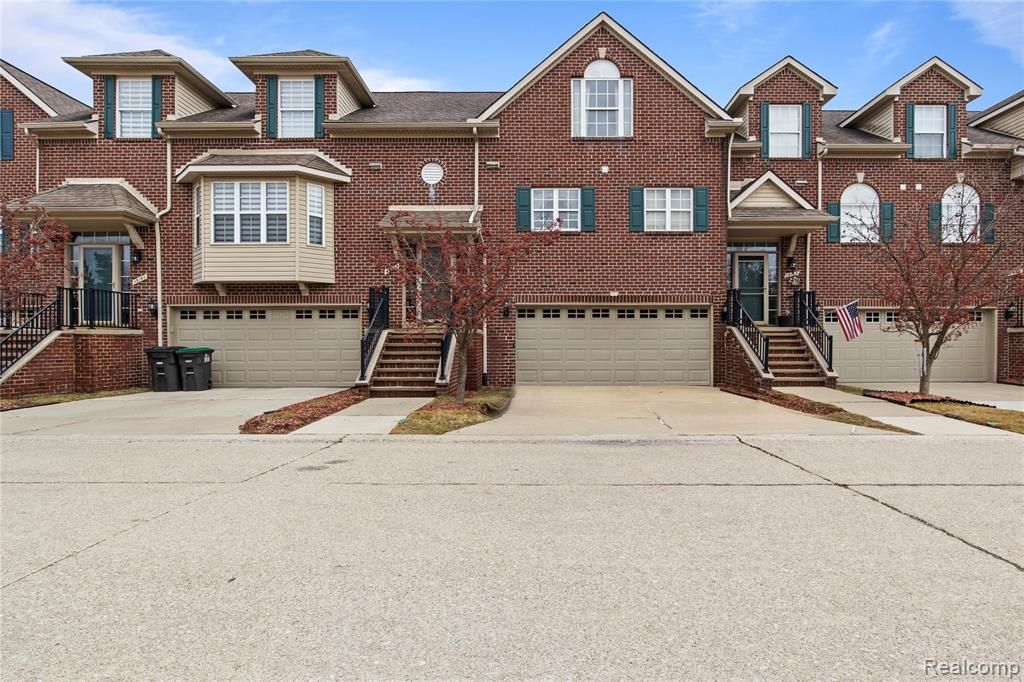 13161 Golf Pointe Drive, Taylor, MI 48180