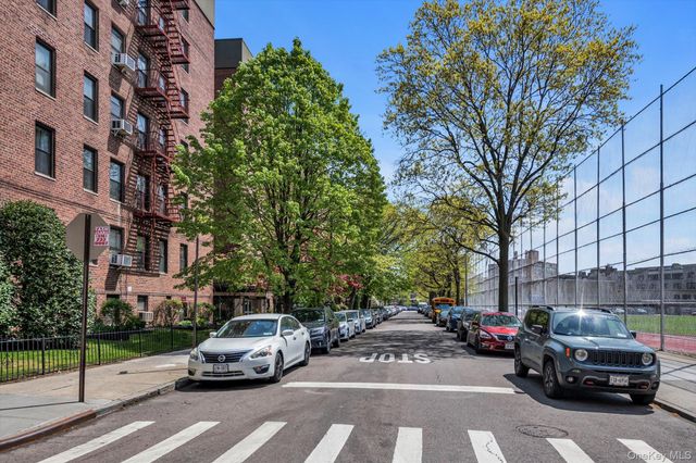 83-11 139 Street 1D, Briarwood, NY 11435