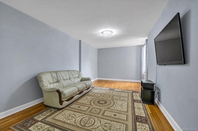 83-11 139 Street 1D, Briarwood, NY 11435