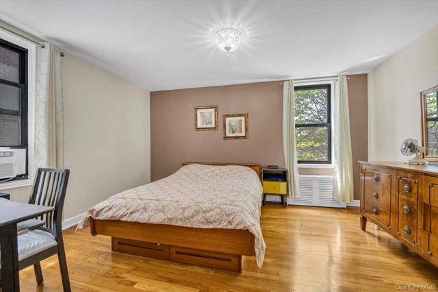 83-11 139 Street 1D, Briarwood, NY 11435