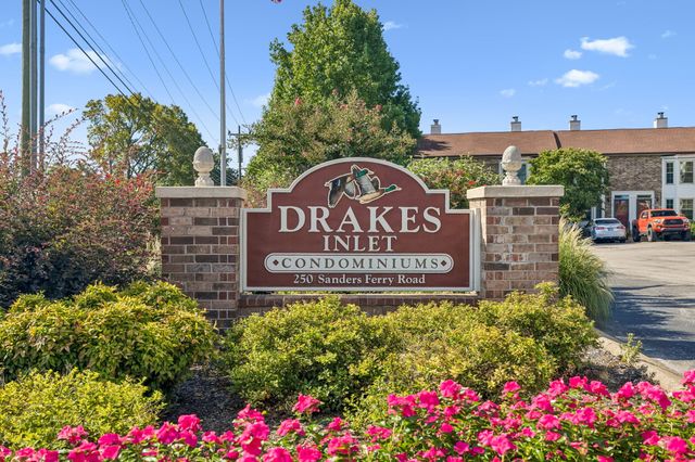 250 Sanders Ferry Rd Apt 50, Hendersonville, TN 37075