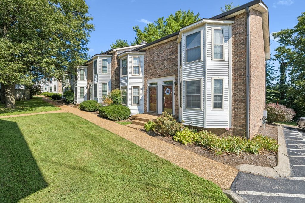 250 Sanders Ferry Rd Apt 50, Hendersonville, TN 37075