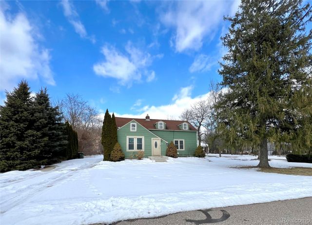 396 South Boulevard W, Rochester Hills, MI 48307