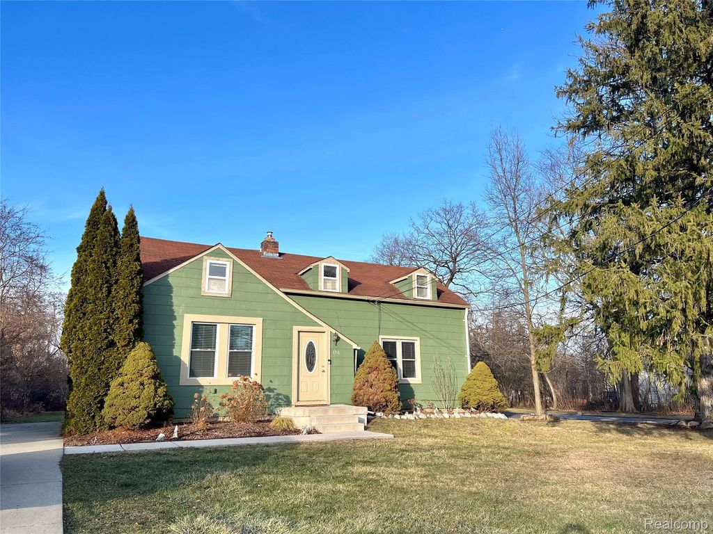 396 South Boulevard W, Rochester Hills, MI 48307