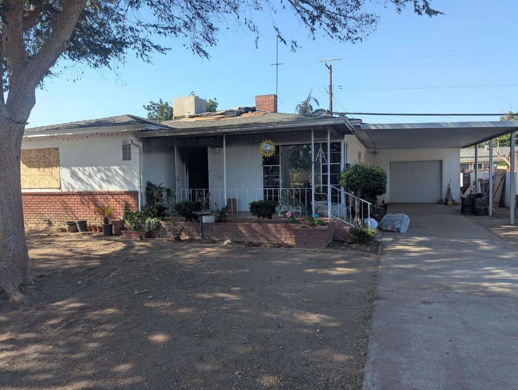 Image 1 of property listing at 3315 E Princeton Avenue, Fresno, CA 93703