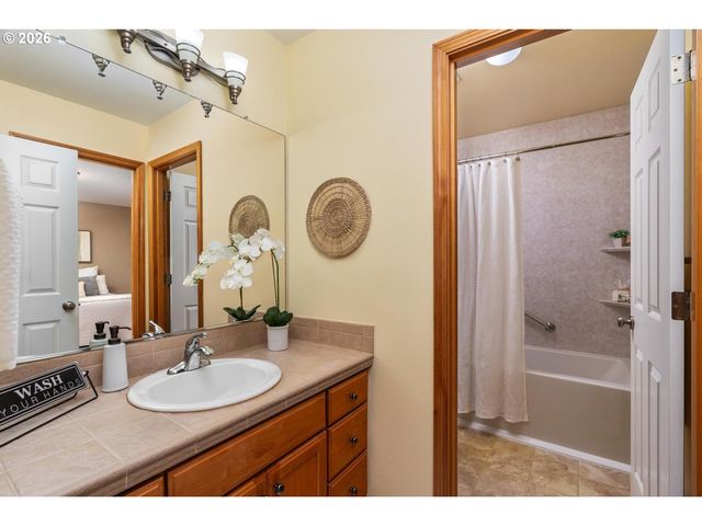 13575 Sw 124TH Ave, Tigard, OR 97223