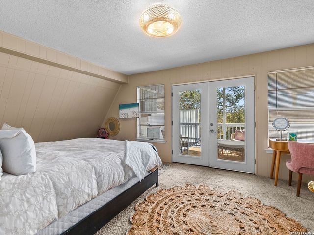 528 Rimrock Pass, Canyon Lake, TX 78133