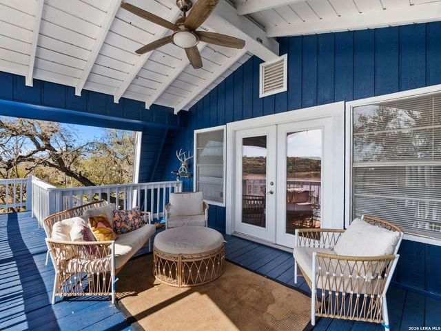 528 Rimrock Pass, Canyon Lake, TX 78133