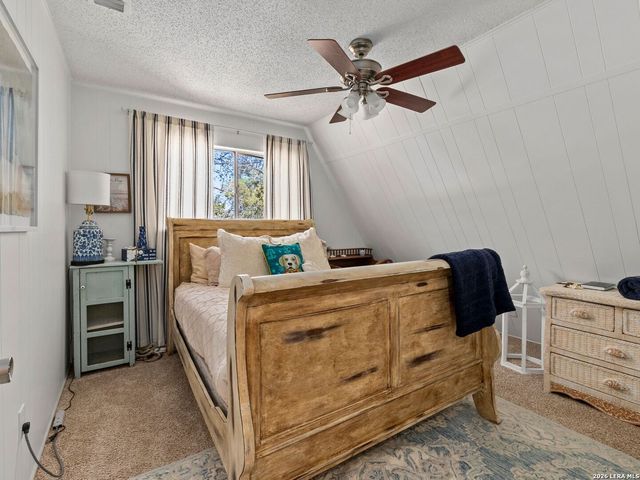 528 Rimrock Pass, Canyon Lake, TX 78133