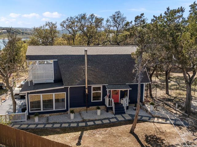 528 Rimrock Pass, Canyon Lake, TX 78133
