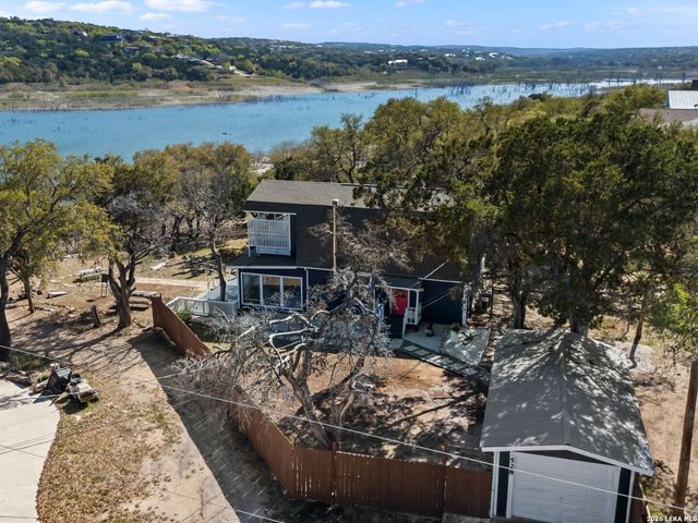 528 Rimrock Pass, Canyon Lake, TX 78133