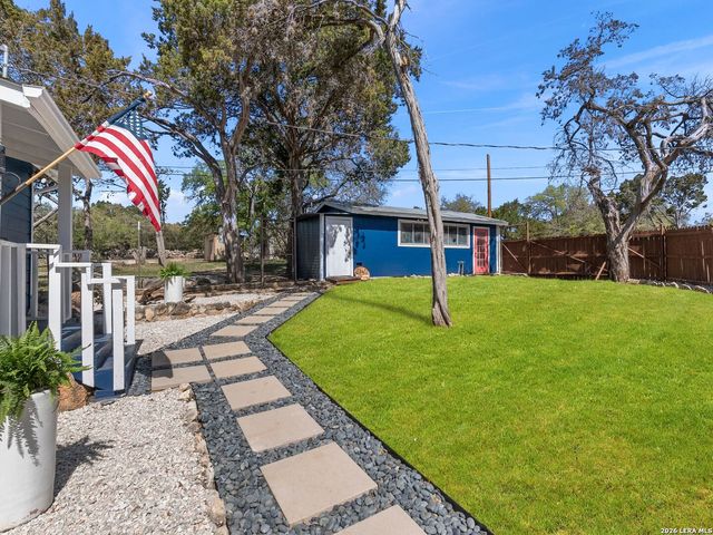 528 Rimrock Pass, Canyon Lake, TX 78133