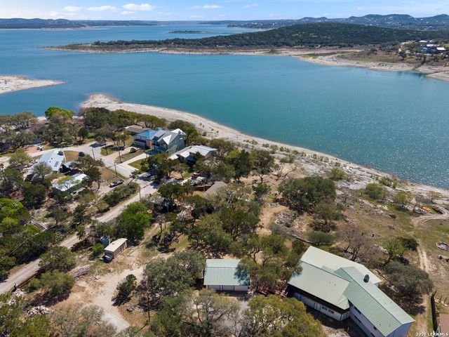 528 Rimrock Pass, Canyon Lake, TX 78133