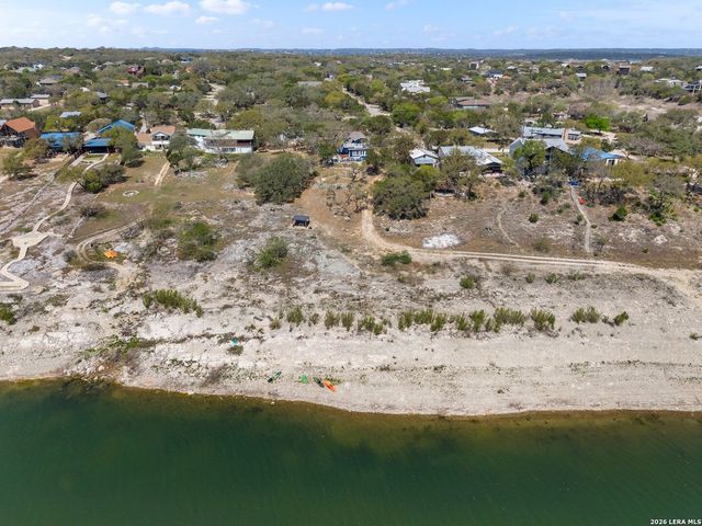 528 Rimrock Pass, Canyon Lake, TX 78133