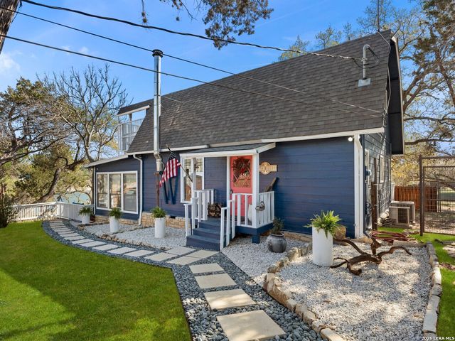 528 Rimrock Pass, Canyon Lake, TX 78133