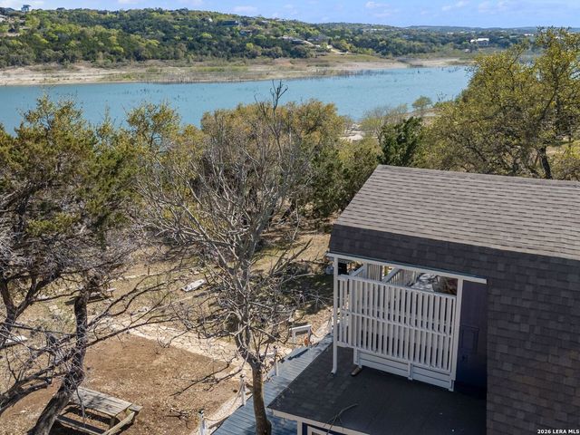 528 Rimrock Pass, Canyon Lake, TX 78133