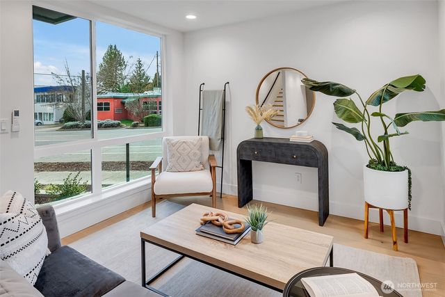 6400 Fauntleroy Way SW, Seattle, WA 98136