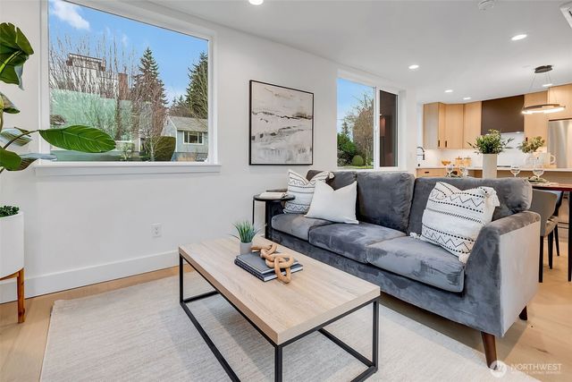 6400 Fauntleroy Way SW, Seattle, WA 98136