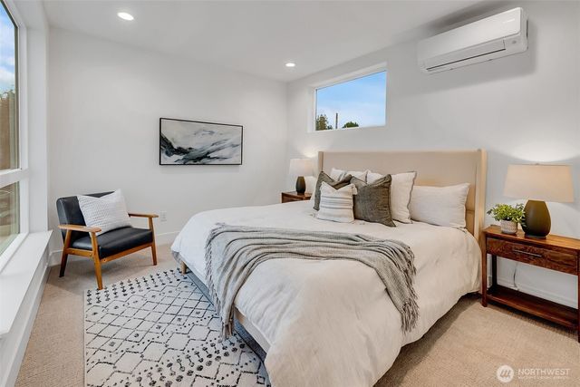 6400 Fauntleroy Way SW, Seattle, WA 98136